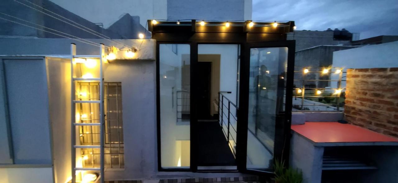 House With Large Terrace, Jacuzzi And Gated Parking For One Car Villa Montevideo Exterior photo